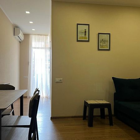 Cosy Apartment Near The Sea Batumi Exterior photo