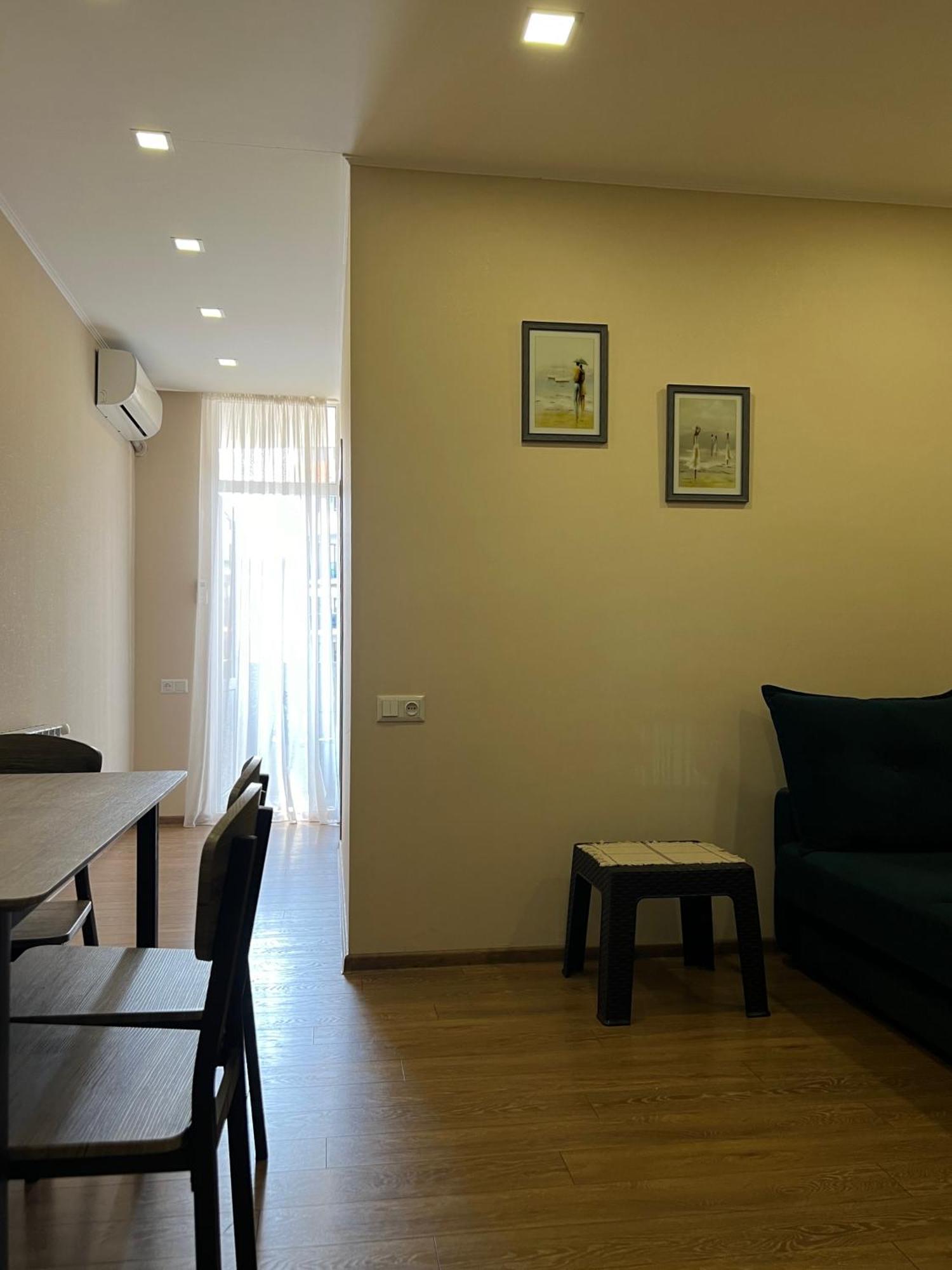 Cosy Apartment Near The Sea Batumi Exterior photo